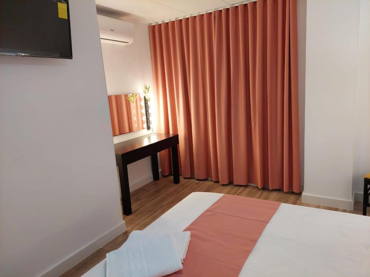 Hostal Garden Rous パイポルタ エクステリア 写真